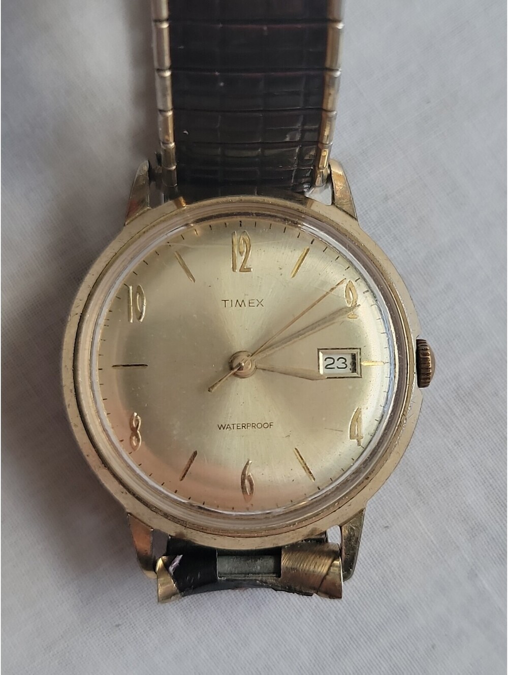 Excellent Vintage 1969 Timex Waterproof Manual Watch 34mm Made in Great Britain